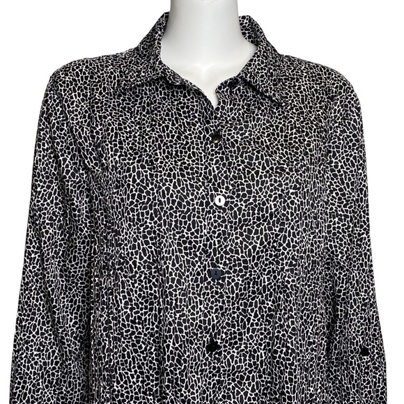 Chicos Size XL Button Up Shirt Long Roll Tab Sleeve Animal Print Black White - Picture 2 of 6